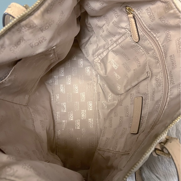 Michael Kors Shoulder Bag - Picture 14 of 15